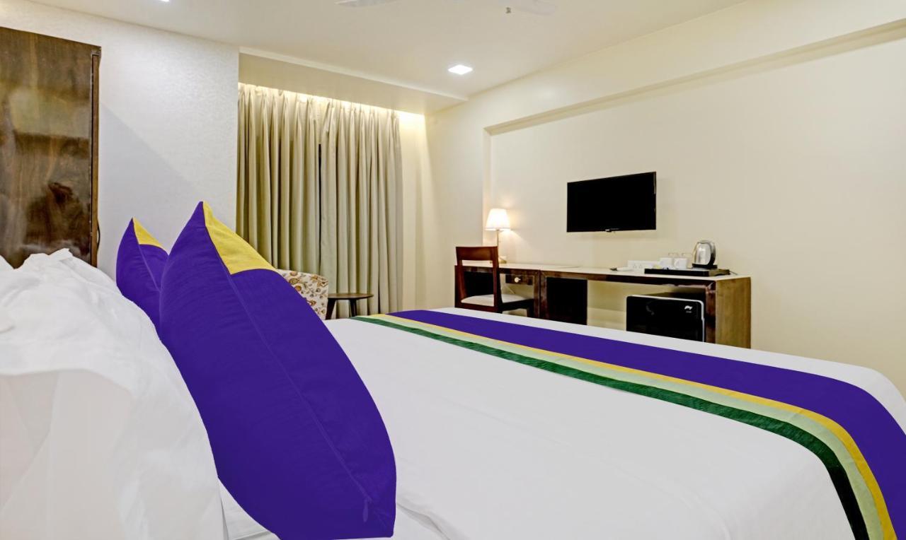 Treebo Premium Golden Bliss Trimurti Nagar Square Nagpur Exterior photo